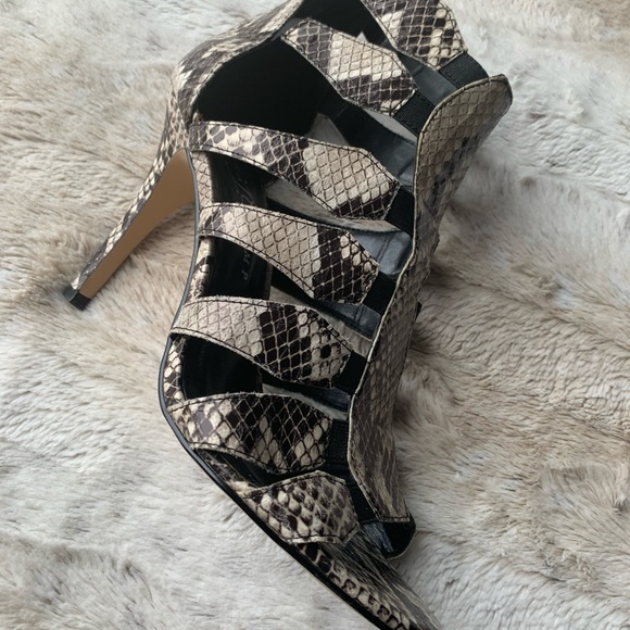 Ivanka Trump High Heels - Picture 2 of 5